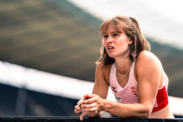 Leni Freyja Wildgrube (SC Potsdam) beim Stabhochsprung waehrend der deutschen Leichtathletik-Meisterschaften im Olympiastadion am 26.06.2022 in Berlin